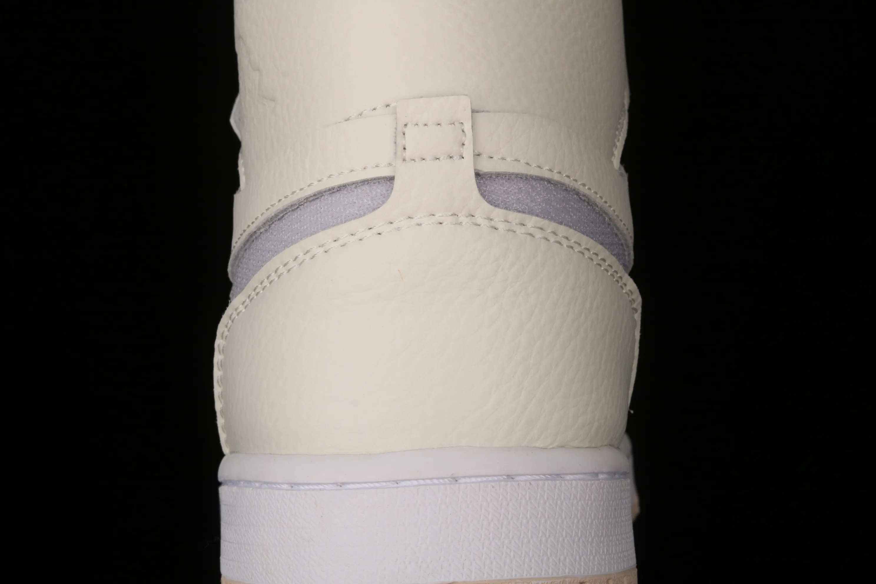 All categories Air Jordan Jordan series basketball shoes Air Jordan 1 High G version Air Jordan 1 Zoom Air CMFT AJ1 Joe 1 Pearl White high-top basketball shoes CT0979-107